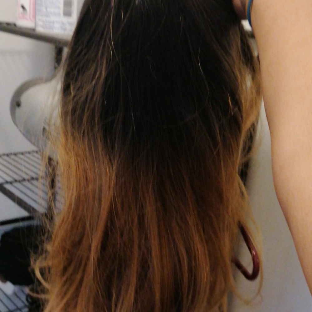 Wig it's really pretty - Picture 1 of 2